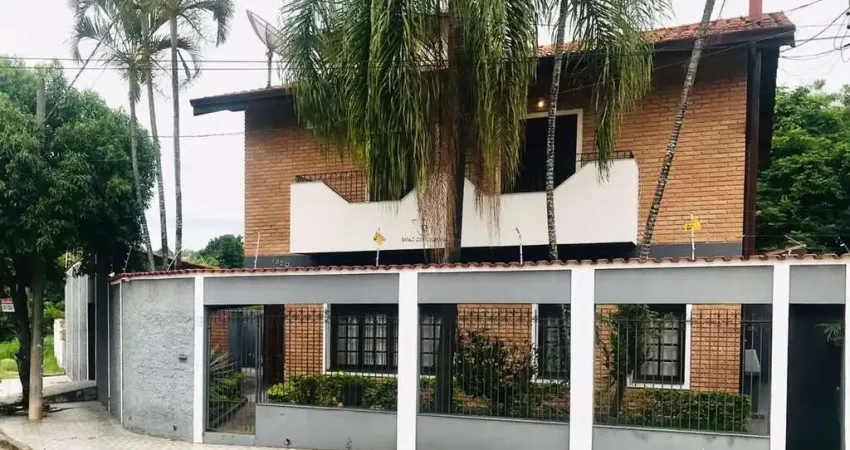 Casa para venda e aluguel em Vila Trujillo de 330.00m² com 4 Quartos, 1 Suite e 6 Garagens
