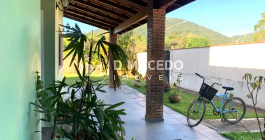 Casa para venda em Praia Da Lagoinha de 470.00m² com 3 Quartos, 1 Suite e 6 Garagens