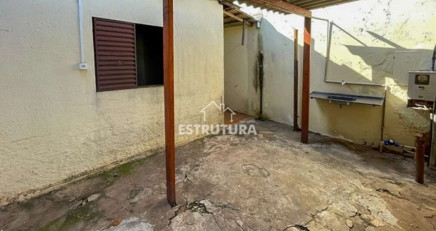 Casa para alugar em Vila Martins de 141.00m² com 1 Quarto