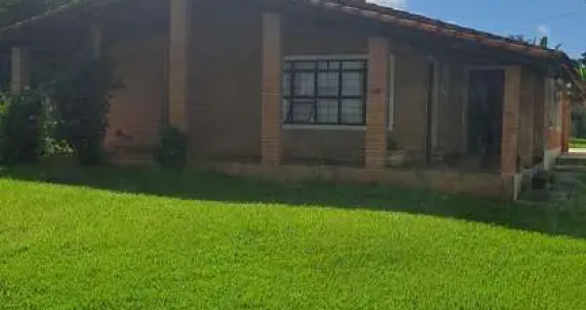 Chácara para venda em Guarapiranga de 414.00m² com 4 Quartos, 4 Suites e 5 Garagens