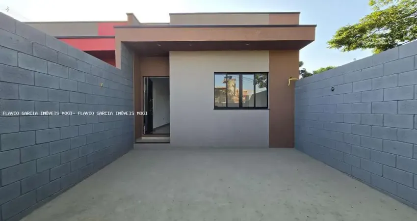 Casa para venda em Botujuru de 154.00m² com 2 Quartos, 1 Suite e 2 Garagens
