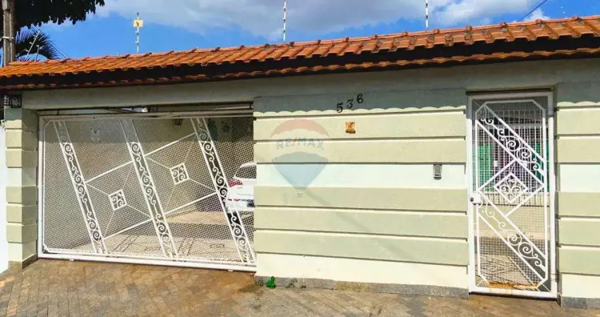 Casa para venda em Vila Fiori de 230.00m² com 3 Quartos, 1 Suite e 4 Garagens