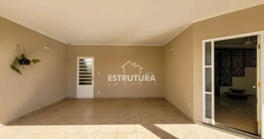 Casa para alugar em Vila Indaiá de 204.00m² com 3 Quartos e 1 Suite