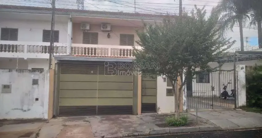 Casa para venda em Jardim Eliana de 158.00m² com 3 Quartos, 1 Suite e 4 Garagens