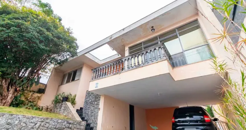 Casa para venda em Novo Mundo de 184.00m² com 5 Quartos e 5 Garagens