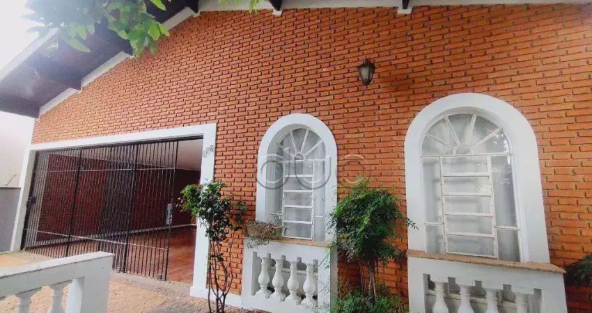 Casa para alugar em São Dimas de 213.00m² com 4 Quartos, 2 Suites e 4 Garagens