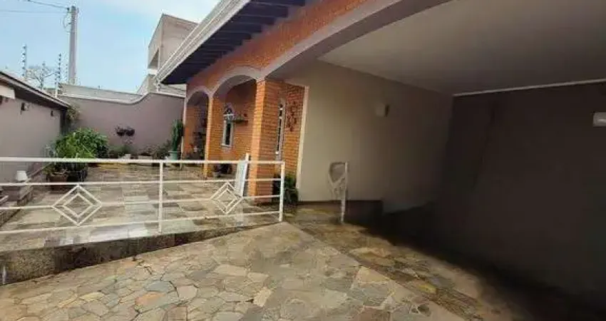 Casa para venda em Residencial Chácaras São José de 375.00m² com 3 Quartos, 1 Suite e 4 Garagens