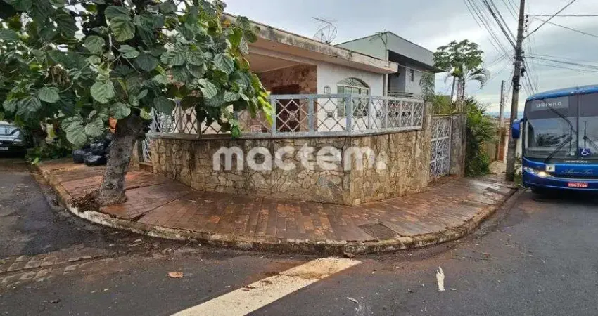 Casa para venda em Campos Elíseos de 262.00m² com 3 Quartos, 1 Suite e 4 Garagens