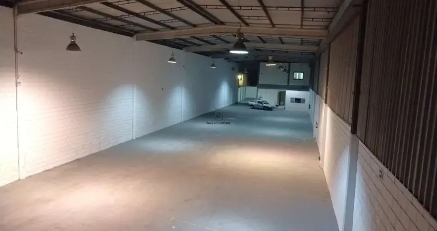 Galpão / Depósito / Armazém para alugar em Iporanga de 930.31m²