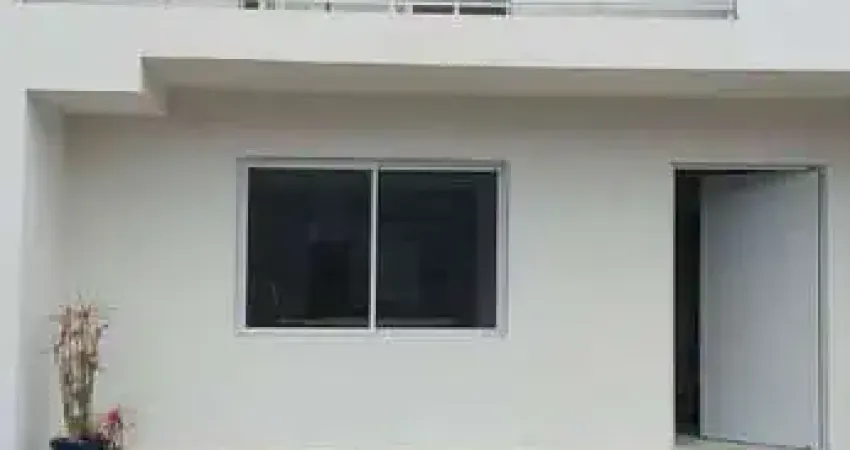 Sobrado para venda em Guaratuba de 128.00m² com 3 Quartos, 1 Suite e 2 Garagens