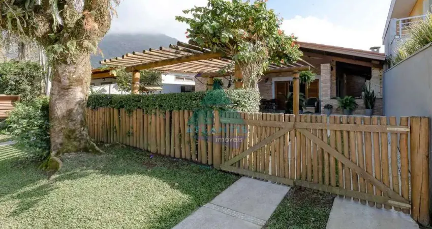 Casa para venda em Condomínio Lagoinha de 182.00m² com 5 Quartos, 4 Suites e 2 Garagens