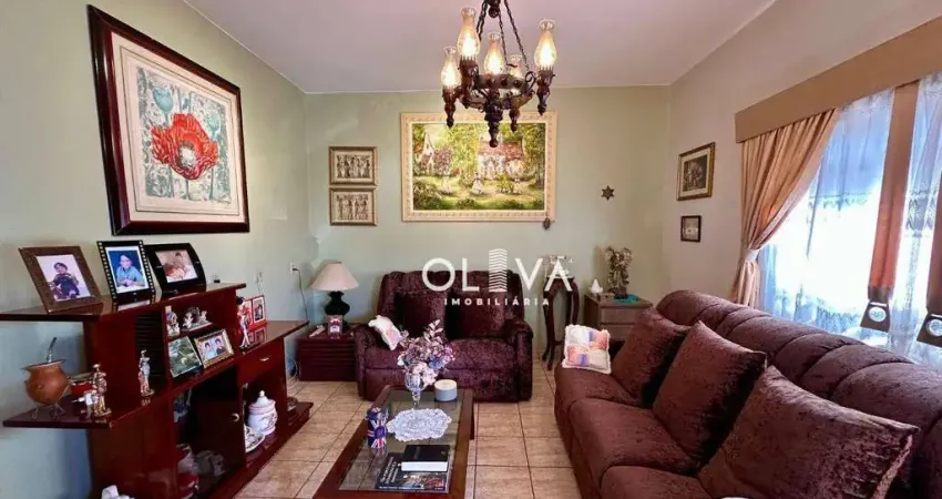 Casa para venda em Jardim Canaã de 242.00m² com 3 Quartos e 2 Garagens