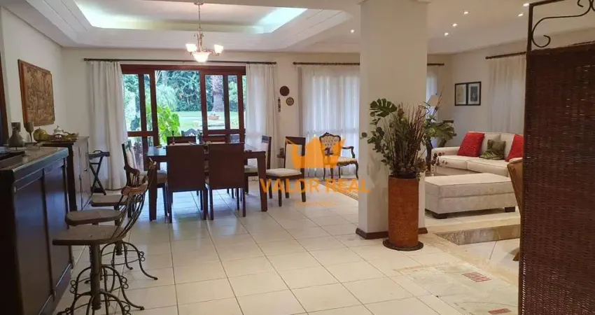 Casa de Condomínio para venda e aluguel em Jundiaí Mirim de 390.00m² com 4 Quartos, 4 Suites e 4 Garagens