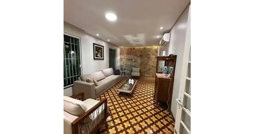Casa para venda em Vila Trujillo de 185.00m² com 4 Quartos, 1 Suite e 4 Garagens