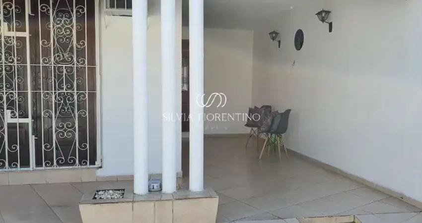 Casa para venda em Centro de 250.00m² com 4 Quartos e 1 Garagem