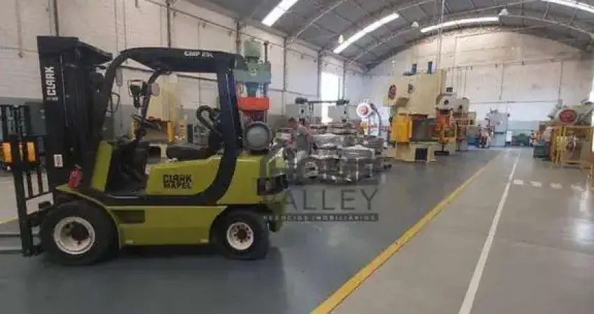 Prédio Comercial para venda e aluguel em Macuco de 1978.00m² com 10 Garagens
