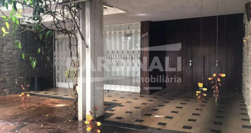 Casa para venda em Centro de 208.00m² com 3 Quartos, 1 Suite e 3 Garagens