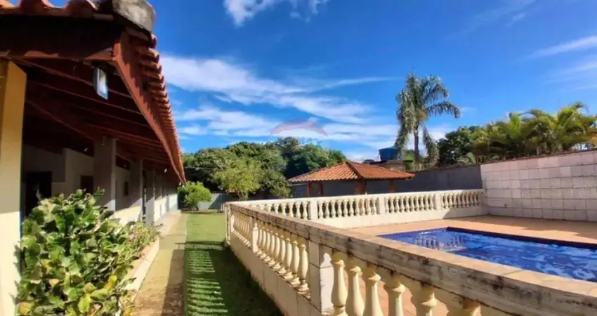 Chácara para alugar em Araçoiaba da Serra de 292.85m² com 2 Quartos e 5 Garagens