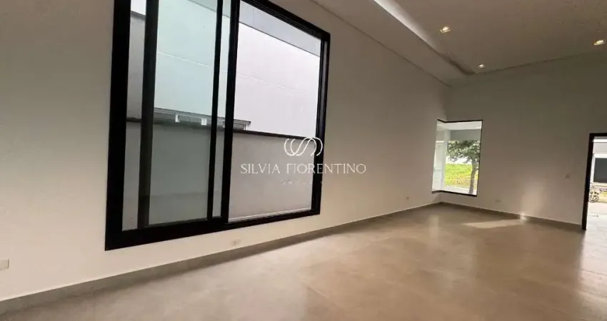 Casa para venda em Residencial Ouroville de 300.00m² com 3 Quartos, 1 Suite e 4 Garagens