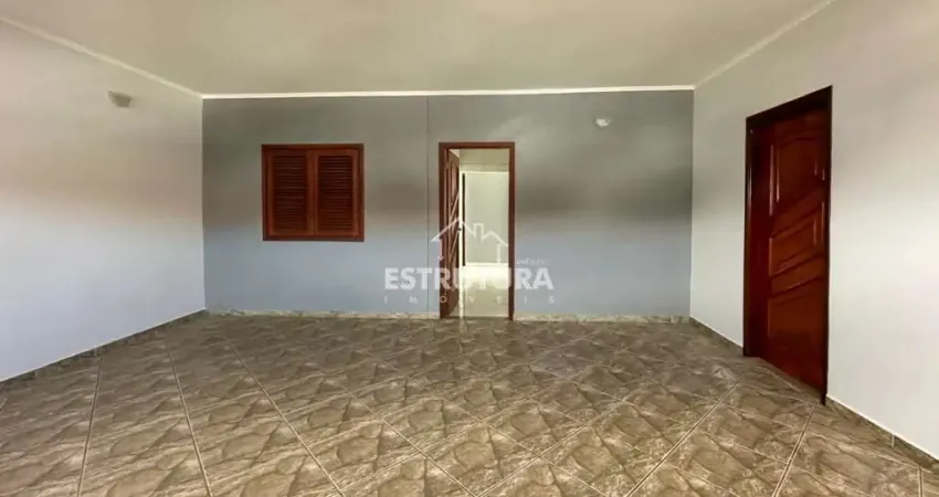 Casa para alugar em Parque Universitário de 230.00m² com 3 Quartos e 1 Suite