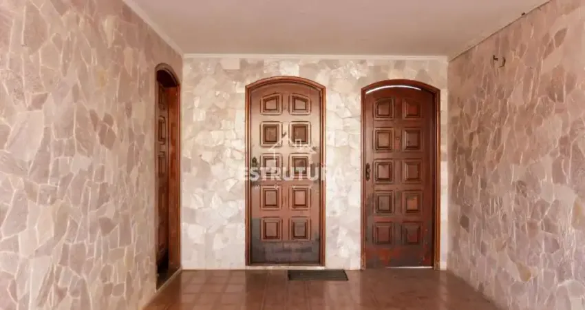 Casa para venda em Centro de 160.00m² com 3 Quartos, 1 Suite e 4 Garagens