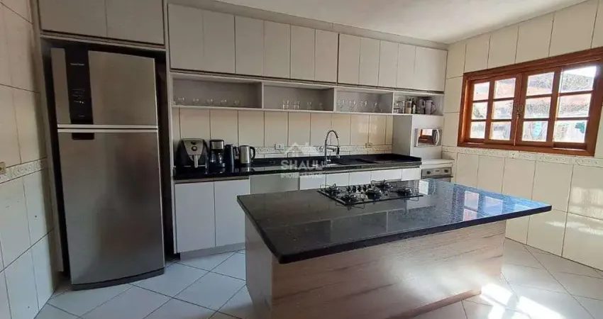 Casa para venda em Weissópolis de 220.00m² com 3 Quartos, 1 Suite e 2 Garagens