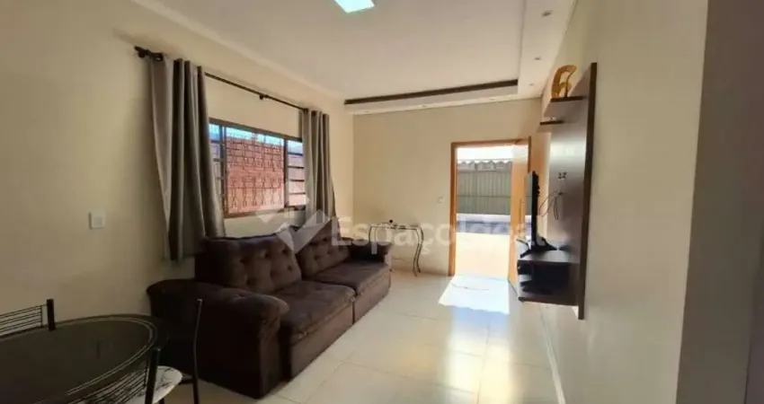 Casa para venda em Jardim Planalto de 66.00m² com 1 Quarto e 2 Garagens