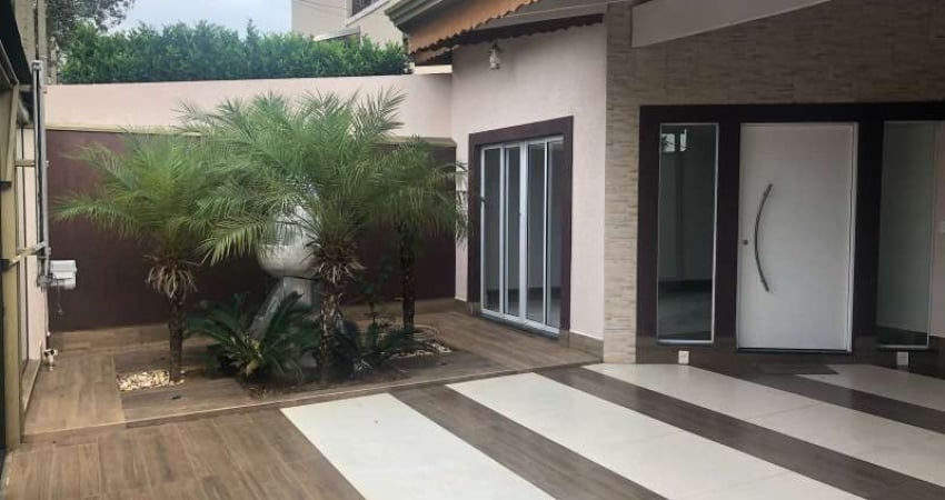 Casa para venda e aluguel em Parque Das Laranjeiras de 250.00m² com 3 Quartos, 1 Suite e 2 Garagens