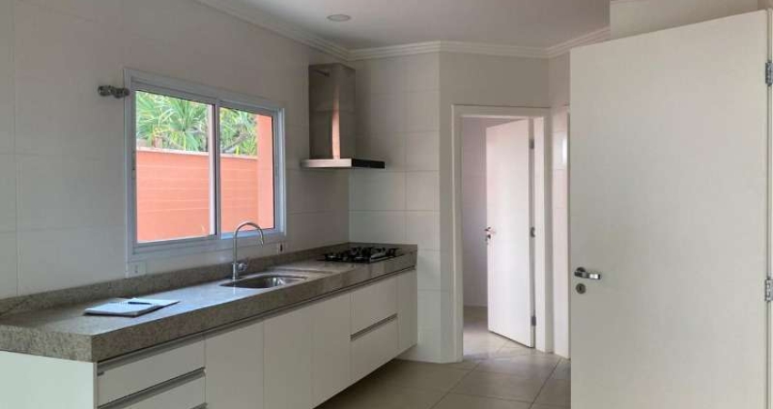 Casa para alugar em Condomínio Village Saint Claire de 250.00m² com 3 Quartos, 1 Suite e 2 Garagens