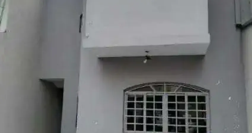 Casa para alugar em Centro de 170.00m² com 1 Quarto e 2 Garagens