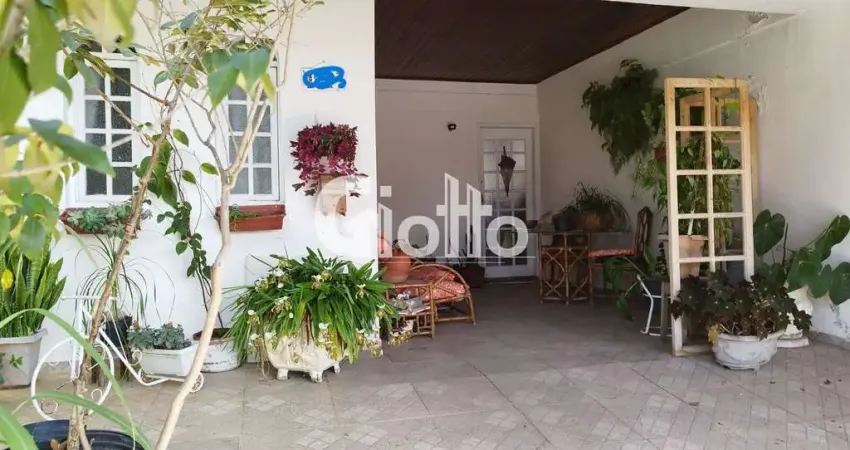 Casa para venda em Vila Mogilar de 153.00m² com 4 Quartos e 2 Garagens