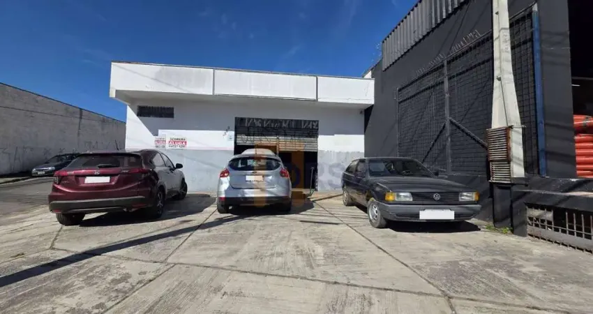 Galpão / Depósito / Armazém para alugar em Vila Jundiaí de 200.00m² com 3 Garagens