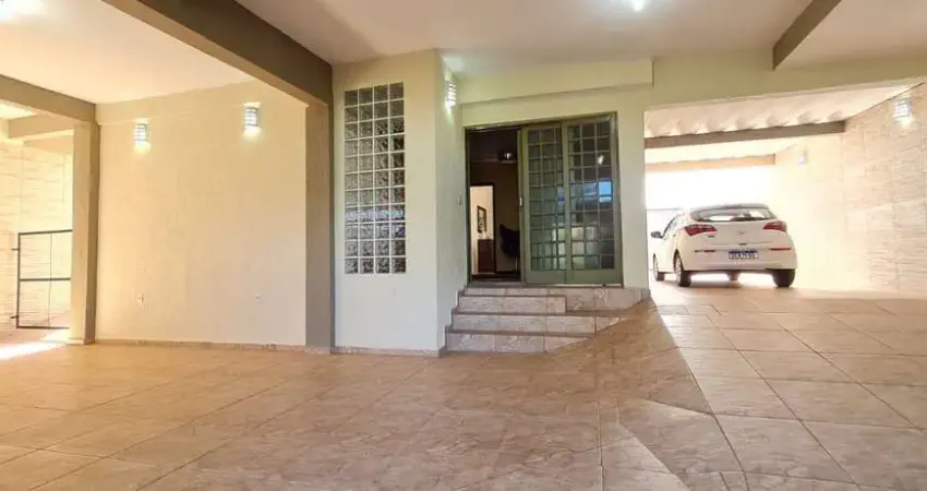 Sobrado para venda em Jardim Dom Henrique de 300.00m² com 3 Quartos, 1 Suite e 6 Garagens
