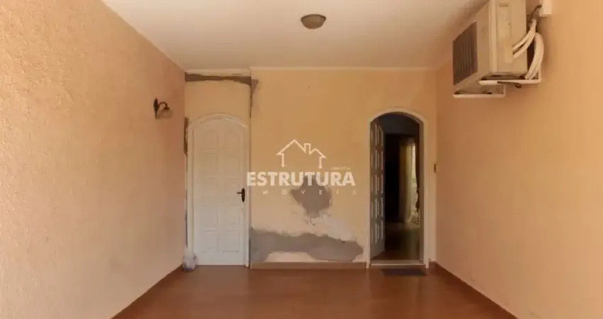Casa para venda em Vila Santo Antônio de 291.00m² com 4 Quartos, 1 Suite e 2 Garagens