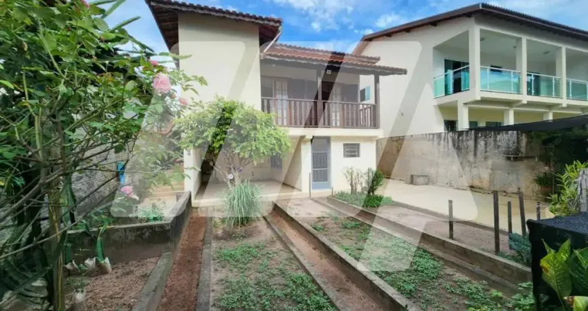 Casa para venda em São Pedro de 180.00m² com 4 Quartos, 1 Suite e 6 Garagens