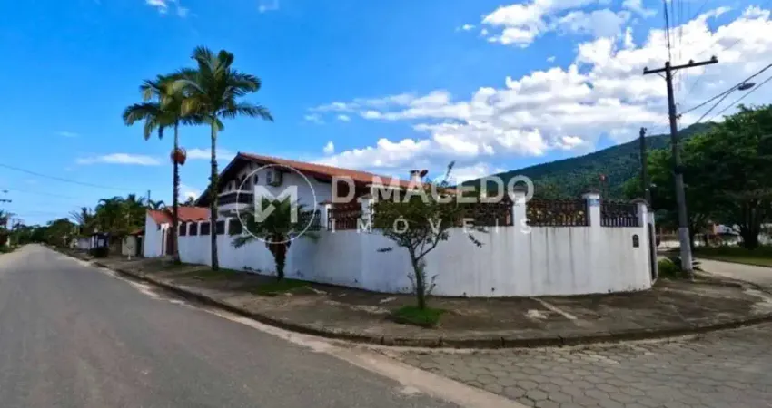 Casa para venda em Praia Maranduba de 418.00m² com 3 Quartos, 1 Suite e 5 Garagens