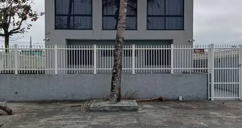 Casa para venda em Matinhos de 260.00m² com 6 Quartos, 3 Suites e 4 Garagens