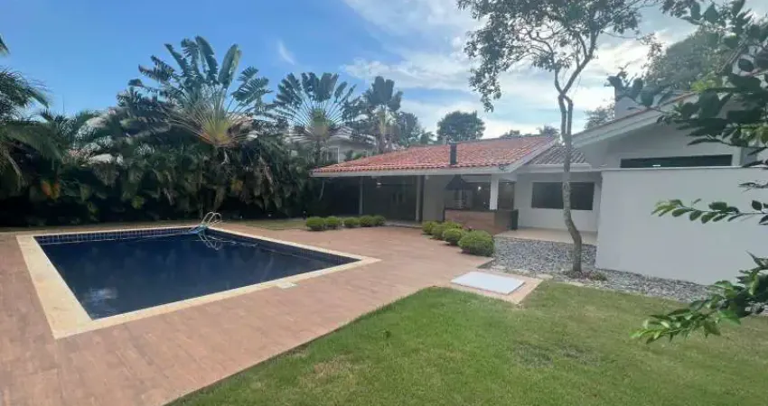 Casa para alugar em Residencial Lago Azul Golf Clube de 1000.00m² com 4 Quartos, 2 Suites e 4 Garagens