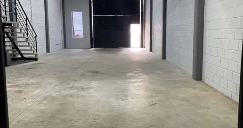 Galpão / Depósito / Armazém para alugar em Jardim Piazza Di Roma de 290.00m² com 4 Garagens