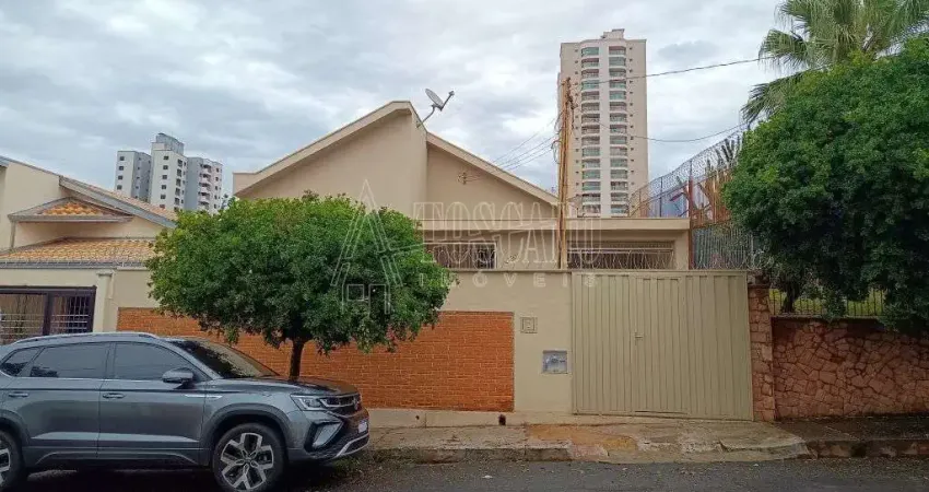 Casa para venda em Centro de 140.00m² com 2 Quartos e 3 Garagens