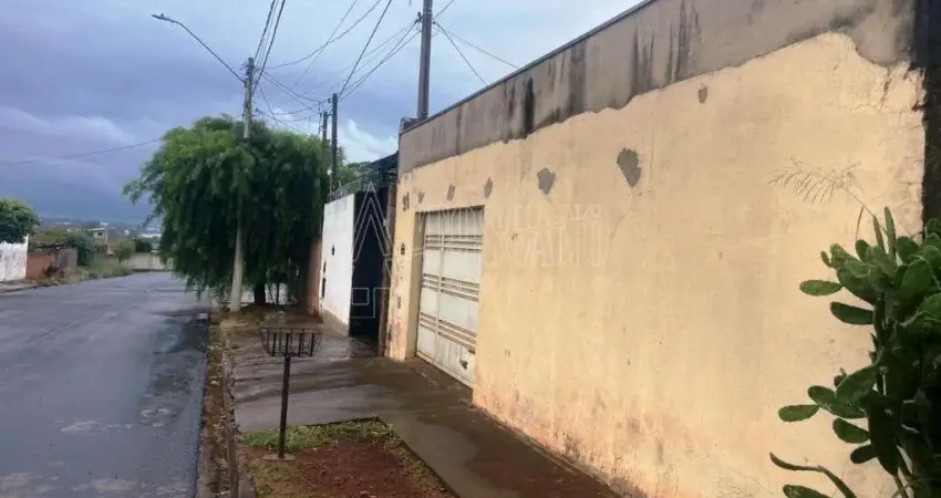 Casa para venda em Jardim Ana Adelaide de 182.00m² com 3 Quartos, 1 Suite e 2 Garagens