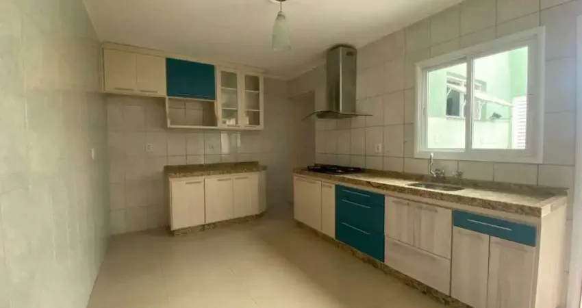 Casa para alugar em Jardim Alice de 220.00m² com 3 Quartos, 1 Suite e 2 Garagens