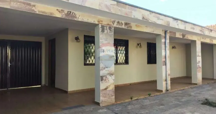 Casa para venda em São Pedro de 178.00m² com 3 Quartos, 1 Suite e 4 Garagens