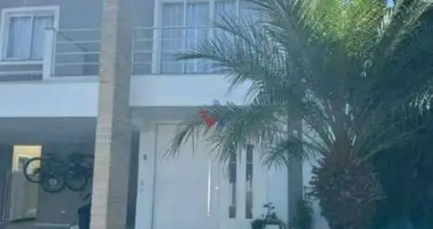 Casa para venda em Pinheirinho de 261.00m² com 4 Quartos, 1 Suite e 2 Garagens
