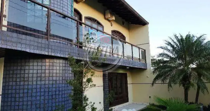 Casa para venda em Matinhos de 288.00m² com 3 Quartos, 1 Suite e 5 Garagens