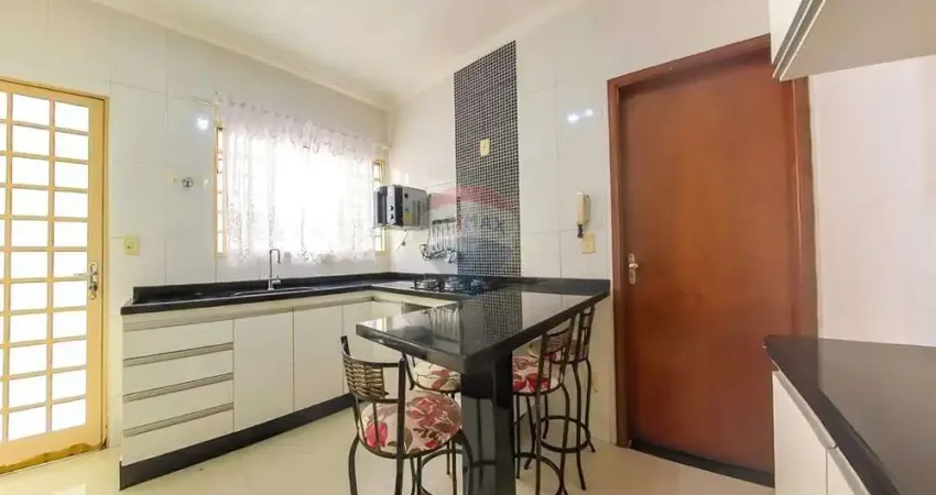 Casa para alugar em Jardim Dalla Costa de 125.00m² com 2 Quartos, 1 Suite e 2 Garagens
