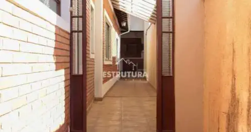 Casa para venda em Centro de 271.00m² com 4 Quartos, 1 Suite e 2 Garagens