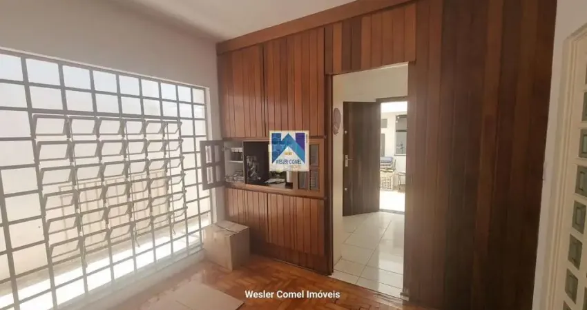 Casa para venda em Centro de 260.00m² com 3 Quartos, 1 Suite e 2 Garagens