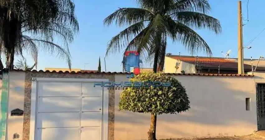 Casa para venda em Jardim Santana de 165.00m² com 2 Quartos, 1 Suite e 3 Garagens