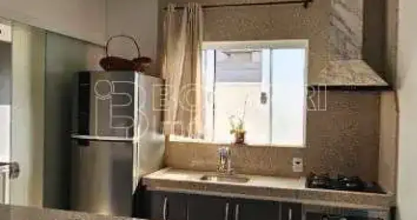 Casa de Condomínio para alugar em Parque Atlanta de 111.00m² com 3 Quartos, 1 Suite e 2 Garagens